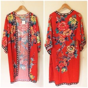 nwt // flying tomato floral kimono
